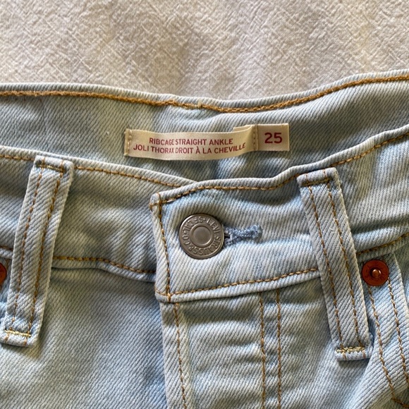 Levi’s | Ribcage Straight Ankle Jeans - Picture 4 of 8